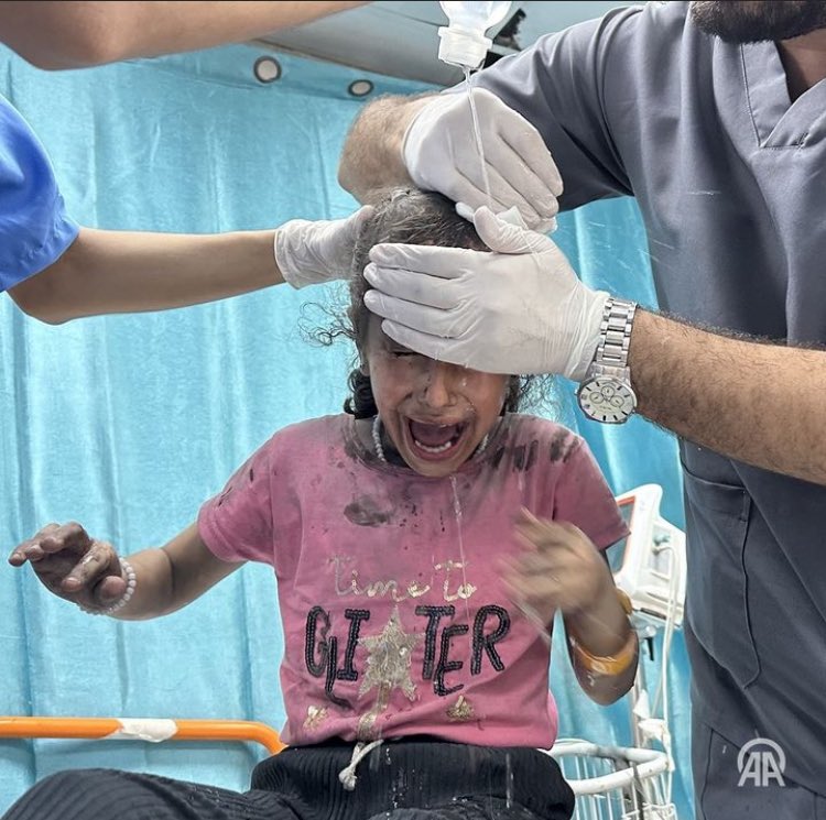 MollaogluRabia's tweet photo. Tüm dünyanın gözü önünde çocukların öldürüldüğü bir katliam yaşanıyor.. Batı her zamanki ikiyüzlü tavrını takındı ve seyrediyor. Unutmayın zulüm bir gün bitecek, kana bulanmış siyaset ve ideolojiler tarihte utanç vesikası olarak yerini alacak  #PalestineGenocide https://t.co/Wila3wsTnn