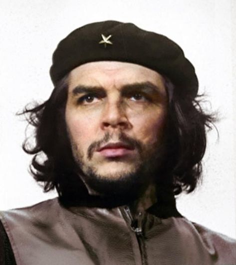 CapoNapoles's tweet photo. El 17/10/1997 son inhumados en el Mausoleo Ernesto Guevara, en la ciudad de Santa Clara, los restos del Che Guevara, juntos a varios de sus compañeros de la guerrilla bolivariana. #CheVive
#ChePorSiempre
#Cuba https://t.co/jl6gP6LDFI