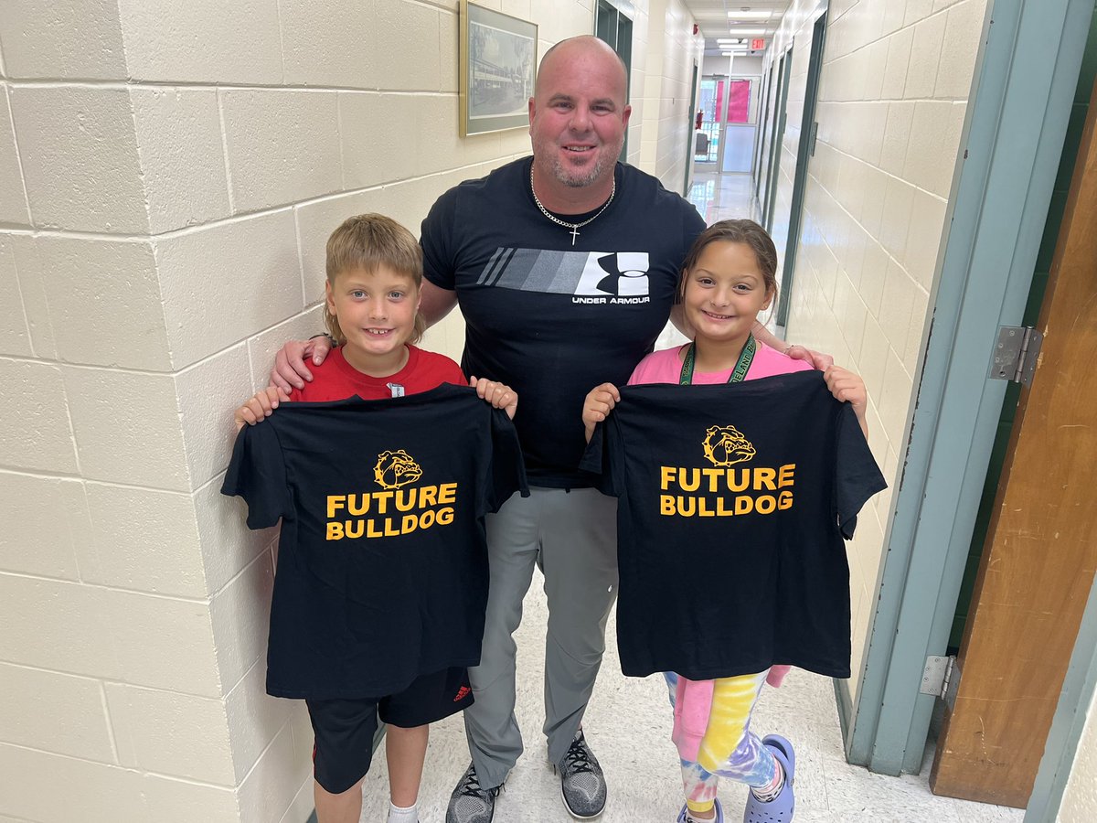💚💛My FUTURE BULLDOGS💚💛 Thank you for their adorable shirts, @MDegirolmo11