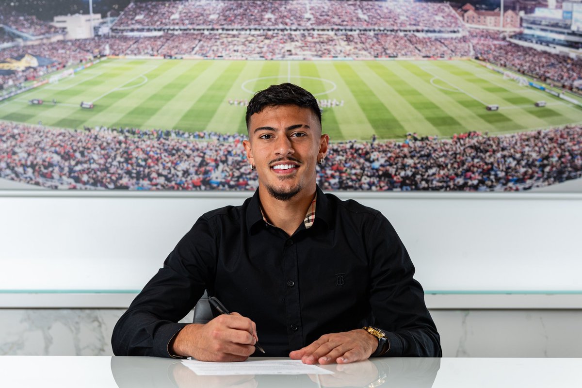 The 𝙜𝙤𝙡𝙙𝙚𝙣 boy 🤩

He’s more than ready for <a href="/MLS/">Major League Soccer</a> 👏