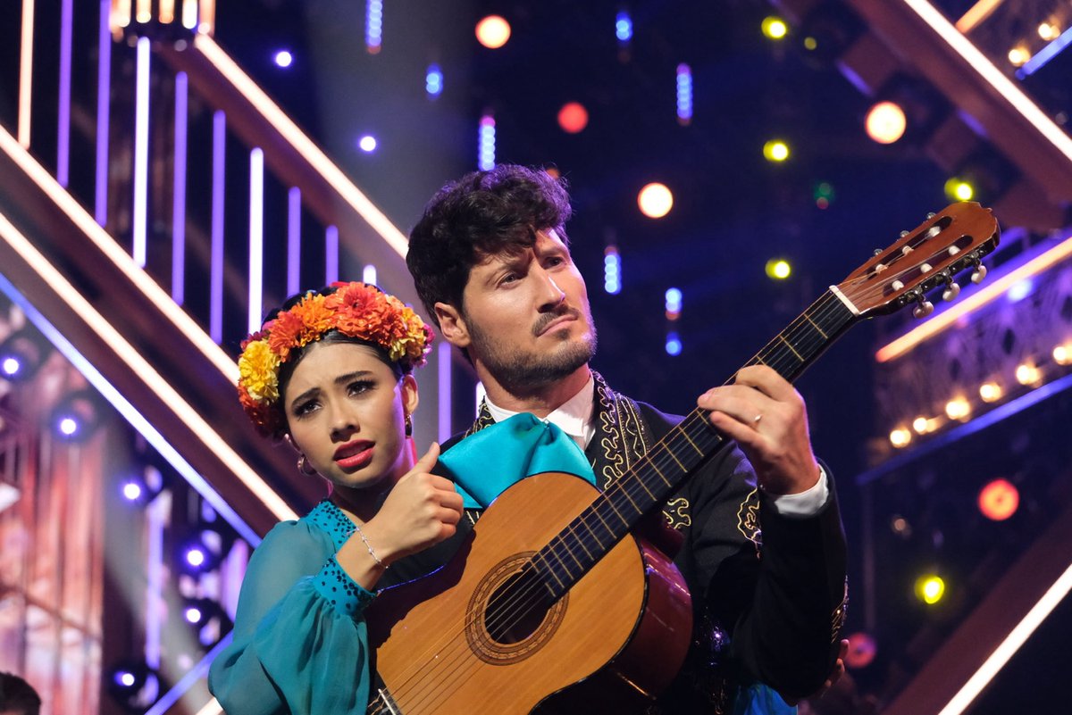 This Paso Doble from Xochitl Gomez & @iamvalc is driving us Un Poco Loco 🔥 #DWTS #Disney100Night