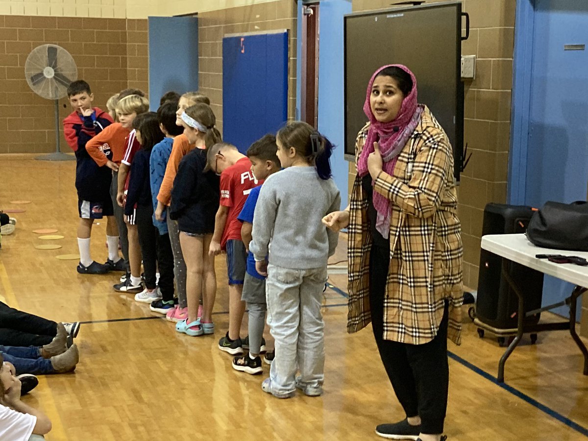 darnestownes's tweet photo. We are so fortunate to have @NidaJamal786 come to DES today to share her anti-bullying messages and the importance of kindness. We can all be upstanders! https://t.co/ytHJ7z5Ktz