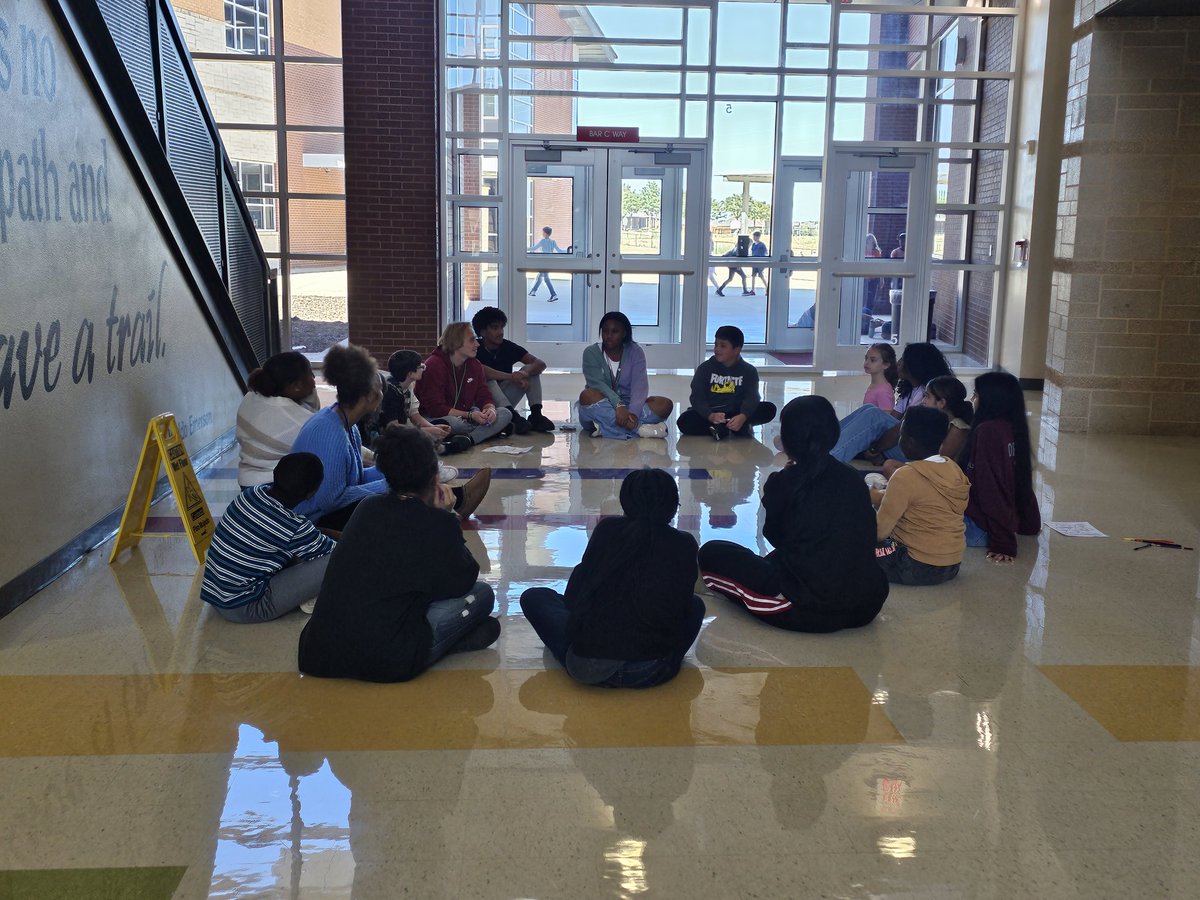 We ❤️ Tuesdays! Our SHS PALS come to visit! #EMSproud #relationships #Community #relationshipsmatter #MentorshipMatters @EMSISD @mmendellAP @saginawhstx @EMSCounseling @saginawpals