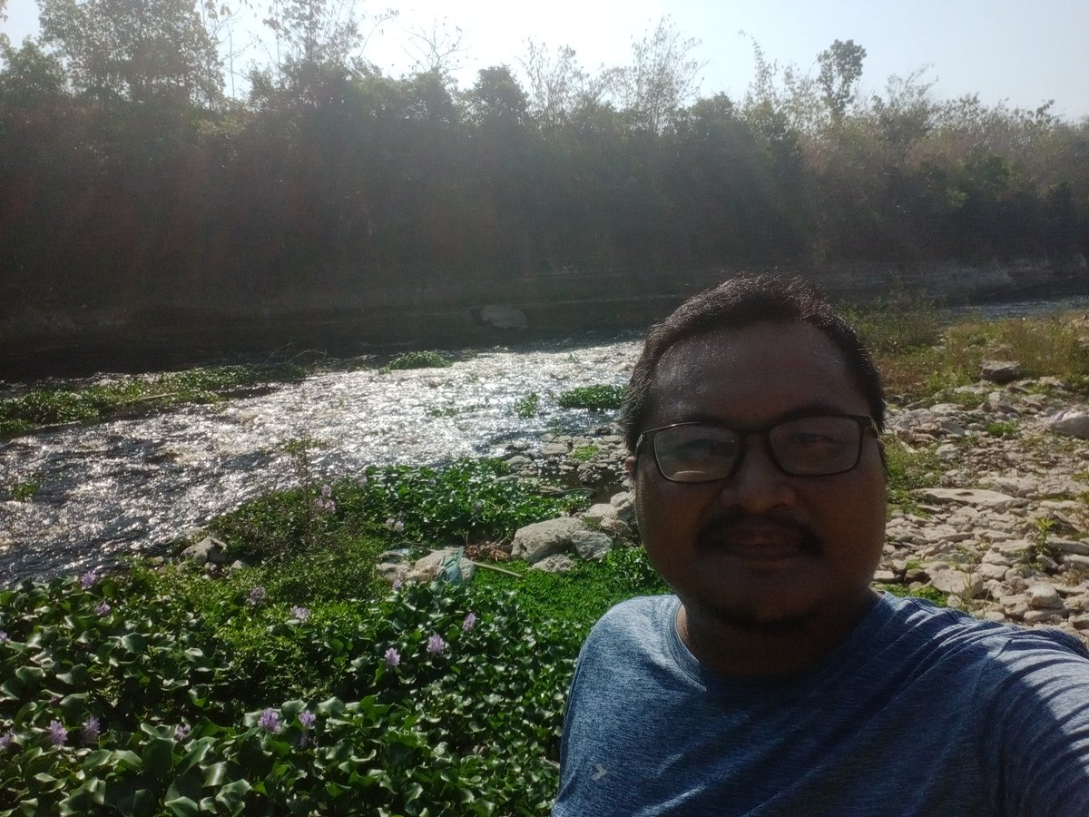 Pulang kampung ke Ngawi, tetap sempatkan cari keringat menelusuri hutan perhutani sampai aliran Bengawan Solo.