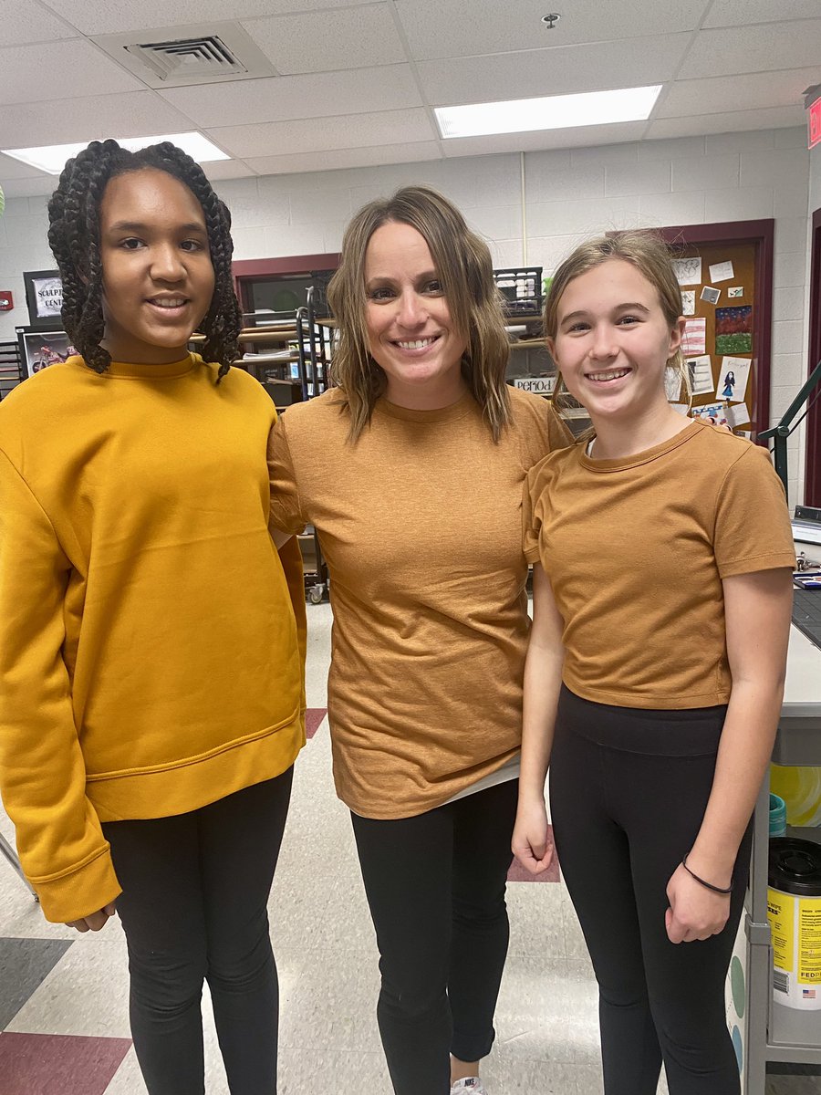 Keri Wright (@artwrighteous) on Twitter photo Twinning (or should I say “triplet-ing” with some cuties in art class today🎨 <a href="/MbgAreaSD/">MechanicsburgArea SD</a> #arteducation #iMPACT <a href="/MMS_principals/">MMS principals</a> Twinning (or should I say “triplet-ing” with some cuties in art class today🎨 <a href="/MbgAreaSD/">MechanicsburgArea SD</a> #arteducation #iMPACT <a href="/MMS_principals/">MMS principals</a>