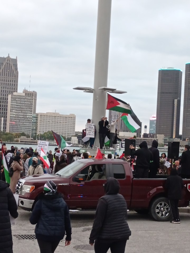 IvanSudako1703's tweet image. Pulling up to the protest
#palestine #windsor #myscc