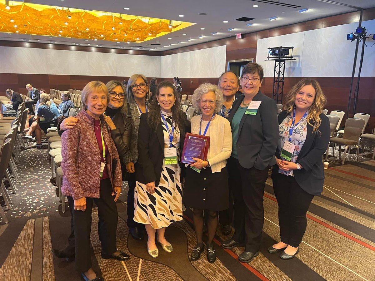 ARosen380's tweet image. The people I have met as a cancer patient advocate are some of the best people. We have the same passion, mission, &amp;amp; drive. We share a mission to help save lives! Thank you @SWOG  &amp;amp; @SupportingSWOG for an opportunity to serve as your AYA research advocate!   #SWOGonc #ayacsm