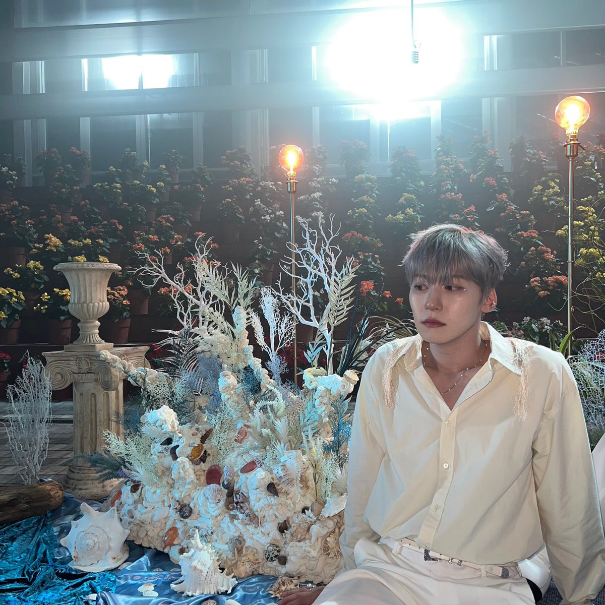 official_ONEUS's tweet photo. [#건희]
투문! 이번 투어 티저 봤나!
열심히 준비하고 있어요!
기대 많이 해줘! 화이팅🧜🏻‍♂️🫧 https://t.co/W2Luinr3AN