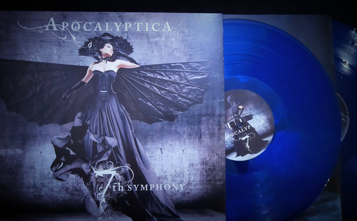 Nos dieron unos vinilos limitados de color azul del 7th Symphony de Apocalyptica, ¿Quieres uno? 💙

Da RT y en los comentarios platicanos cual es tu canción favorita de la banda. ¡Ganadores este viernes!