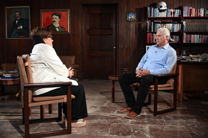 La batalla la seguiremos dando y seguro que saldremos victoriosos. #CubaViveYTrabaja #SomosRevolución <a href="/PresidenciaCuba/">Presidencia Cuba 🇨🇺</a> #UnidosXCuba <a href="/PresidenciaCuba/">Presidencia Cuba 🇨🇺</a> <a href="/DiazCanelB/">Miguel Díaz-Canel Bermúdez</a>