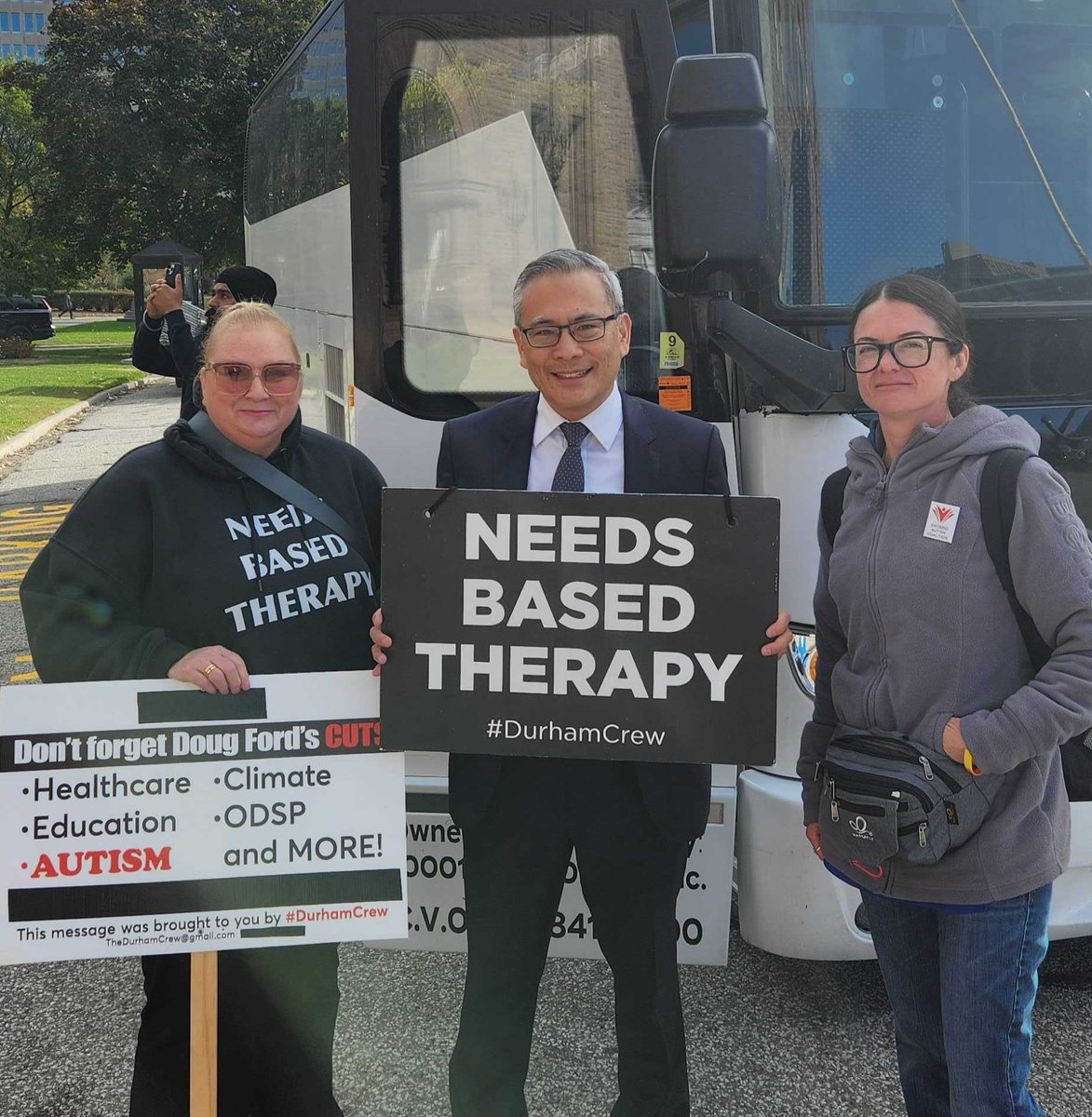Thank you @aaa_vma and Suzanne for speaking to me about access to #Autism services in #Ontario and sharing the struggles under the Ford government during yesterday's rally. #60KISNotOK