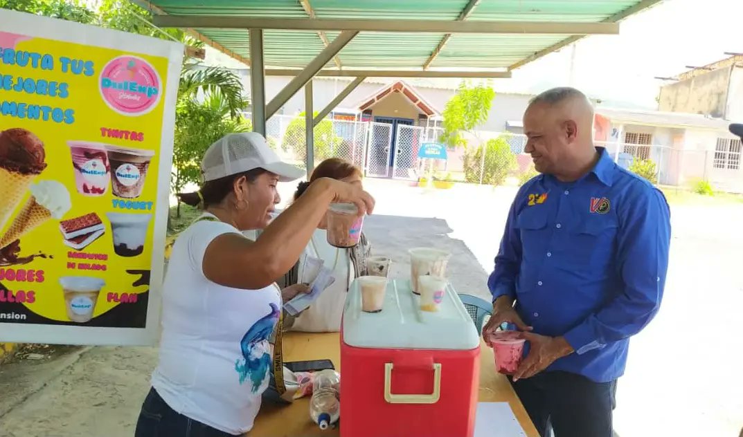 jesusmarcanott's tweet photo. De la mano de @CordagroAnz y  @MinAgriculturaV  hoy realizamos una Mega Jornada Social de venta de alimentos con precios accesibles🥕🍅 dirigido a nuestros trabajadores del Minhvi Anzoátegui,  en aras de brindar sustenbilidad a sus hogares y mejorar su calidad de vida💪 https://t.co/1az64XChjh