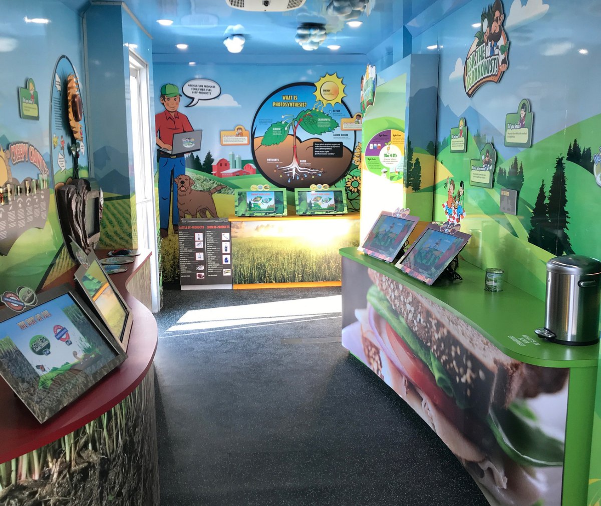 Seed Survivor Mobile Classroom is California-bound!
Nutrien is partnering with Ag in the Classroom to bring this unique opportunity to 3-4 grade students. Find out more and sign up your class here: learnaboutag.org/programs/seed/