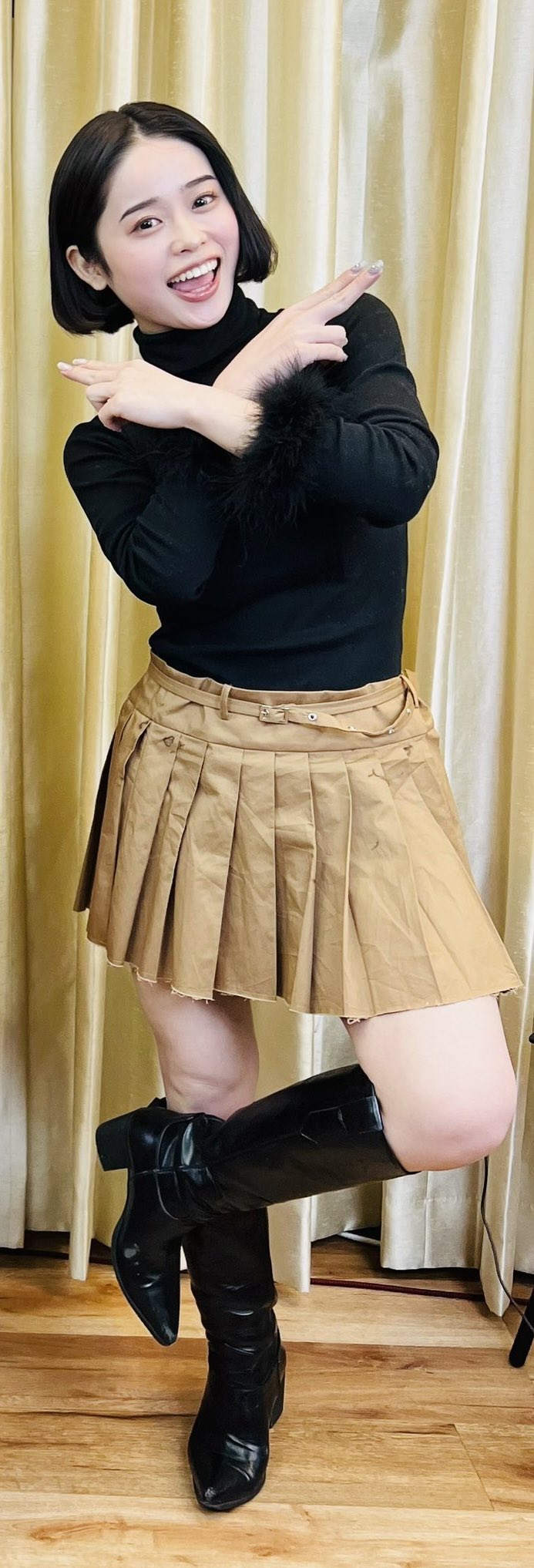 AV女優 ミニスカート 