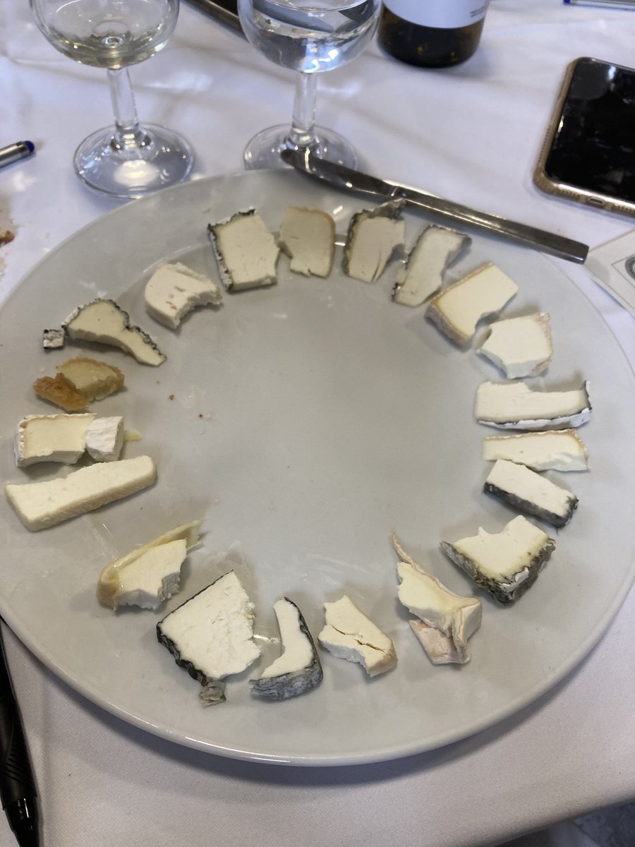 dponssi's tweet image. La curiositat i els reptes em fan aprendre , però sobretot, gaudir! 🧀🤤