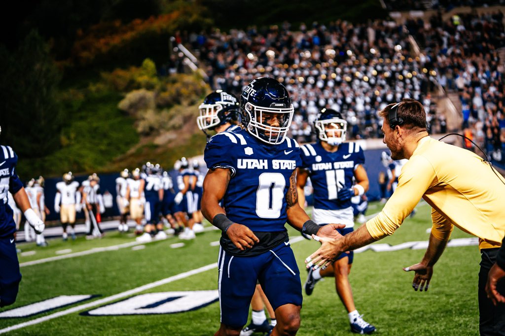 dgfromlmb's tweet photo. Blessed to receive an offer from Utah State University!🐃⚪️🔵  @BG_ELAC @CoachDixon55 https://t.co/u4pyzq0iQm