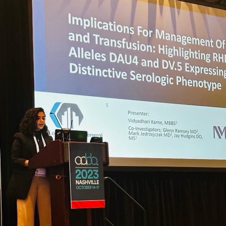 USCPathology's tweet photo. 🩸 Spotted at #AABB23: Our very own Vidya Karne, MBBS (PGY2) presenting data from her ongoing research with mentors Jay Hudgins, DO, MS (Assistant Professor and Medical Director of LAG-MC Blood Bank) &amp; Glenn Ramsey, MD (Director of Transfusion Medicine, Northwestern University)! https://t.co/llAc9SU2iw