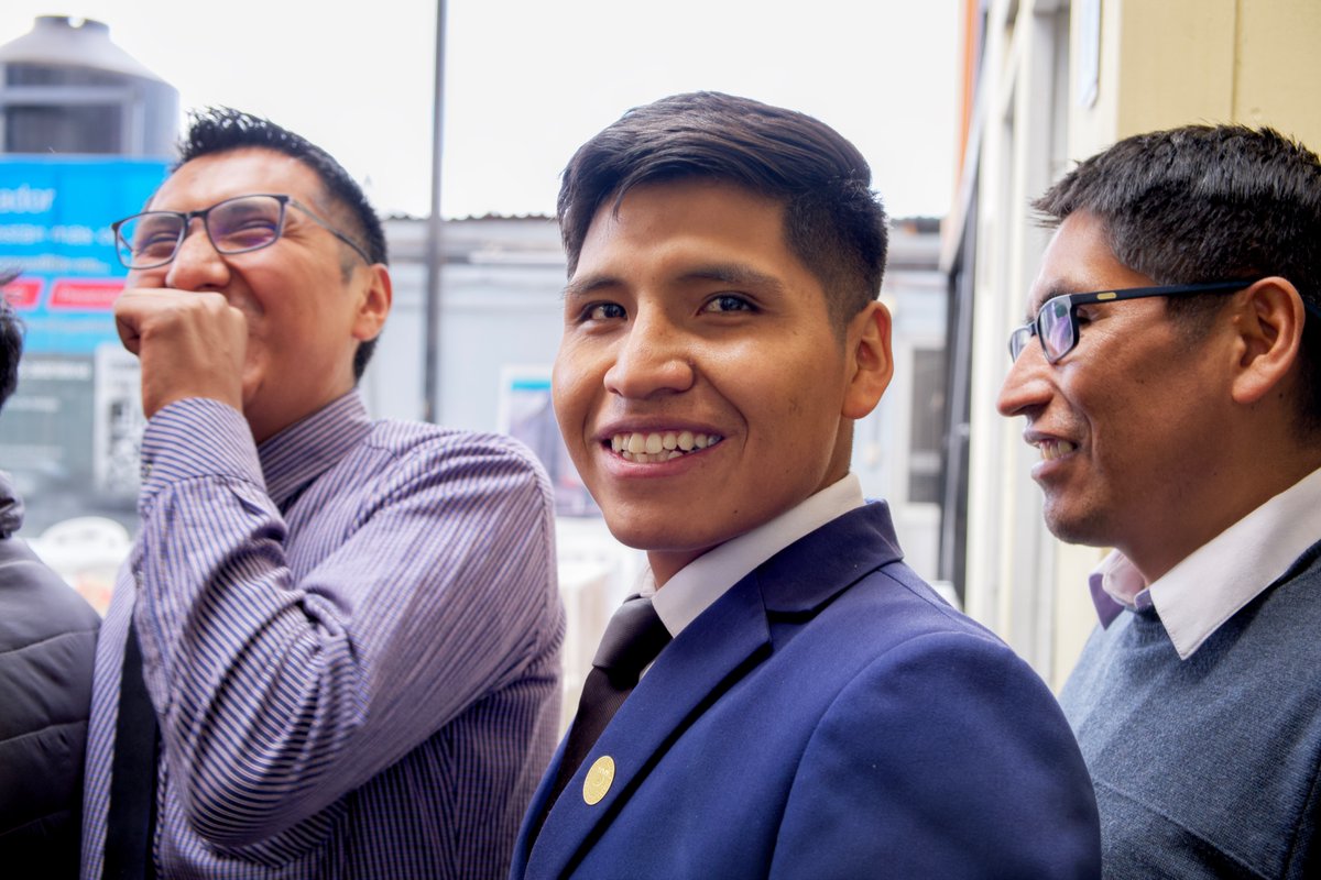 ¡Seguimos de fiesta!
Celebrando juntos el crecimiento de la Clínica Americana con un gran almuerzo en honor a nuestras nuevas instalaciones. 
Seguimos avanzando hacia nuestros 101 años de vida institucional. 
¡#Compañerismo y compromiso por la salud! 🎉🏥💙