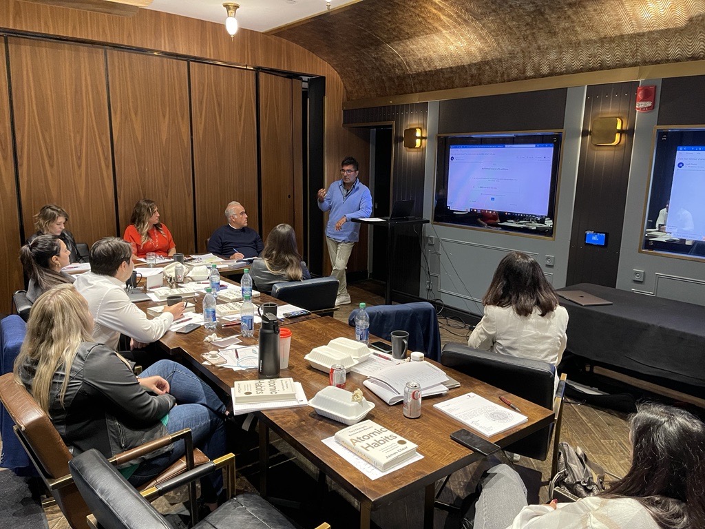 HummingbirdLaw's tweet photo. This year, we enjoyed an off-site with our amazing team of dedicated lawyers, which was a great training and out-of-office bonding experience for our lawyers. We are thankful that @blakefly and his motivational speech.

#offsitemeeting #conference #motivation #lawyer  #lawyer https://t.co/5wFJiSy9MR