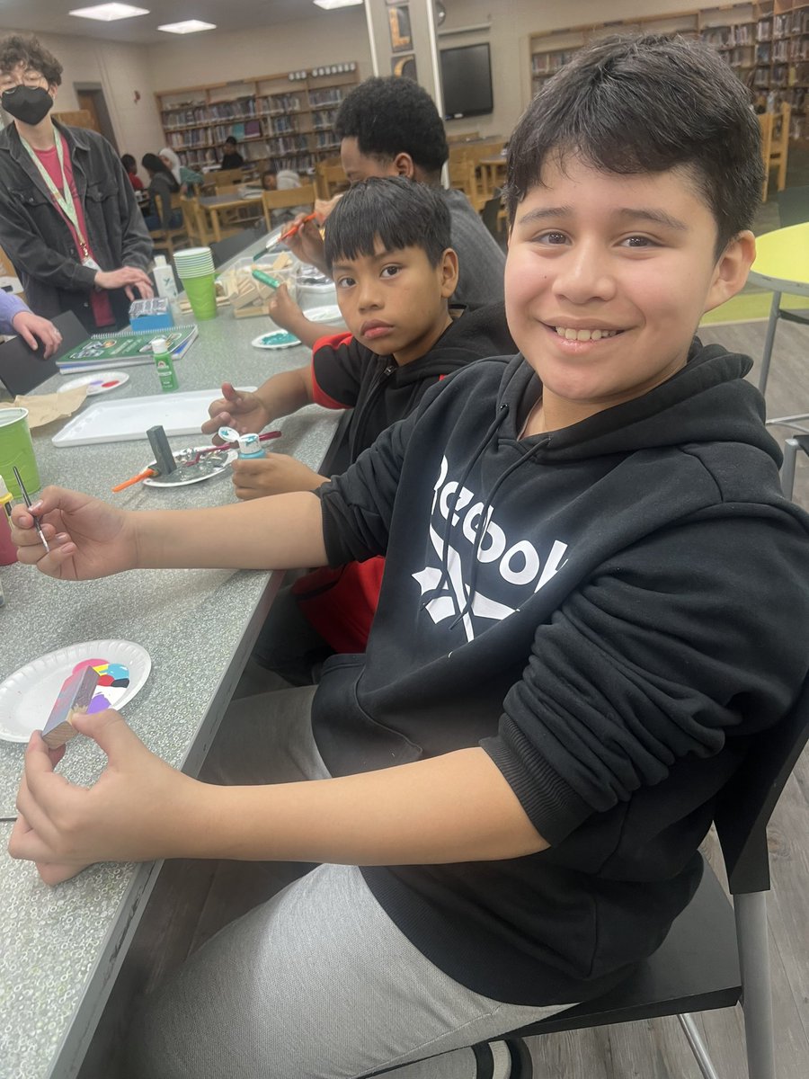 AMSLiteracy's tweet photo. Thankful for the partnership we have with Southeast Branch Library. They always engage our students in fun activities when they visit. @AMPLibraryMC @AntiochMSBears @AMSLiteracy @MNPS_SOI https://t.co/JTEVN698Z8