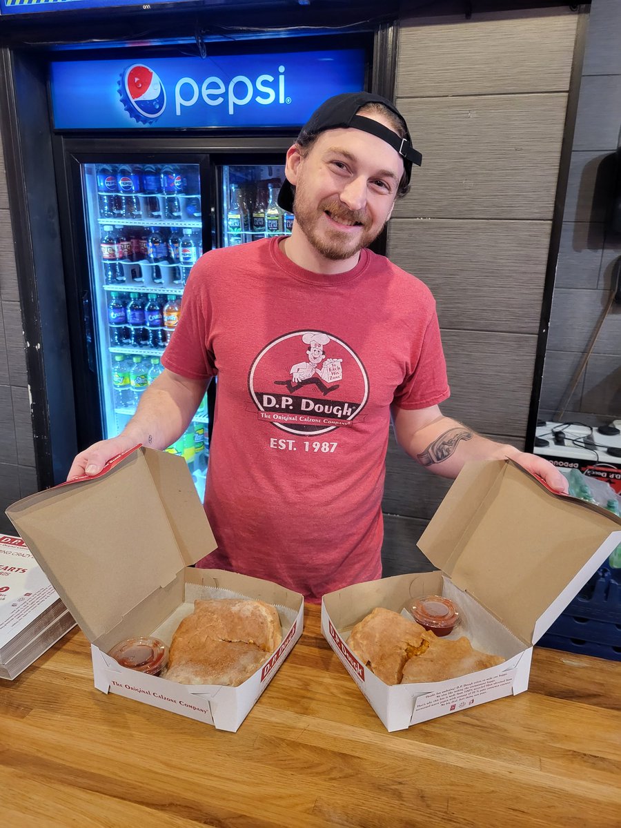 DPdoughWCU's tweet photo. FREE CALZONE DAY @ #DPdoughWestChester !

Which one will you choose ?

#RoniZoni or #BufferZone ?

Both are delicious 😋!

Limit 1 FREE calzone per person, and they must be present &amp; in line before 8pm tonight at 7 W. Gay St. !

#WestChesterPennsylvania 
#WestChesterPA https://t.co/fe27Cibb9i