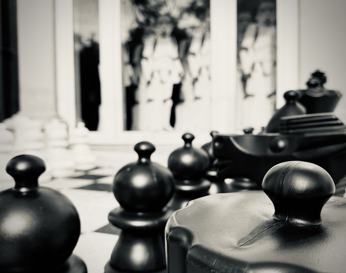 markwherry's tweet photo. Storm Troopers oversee an Imperial Chess Match in Santa Monica. https://t.co/tcekoqxTAb