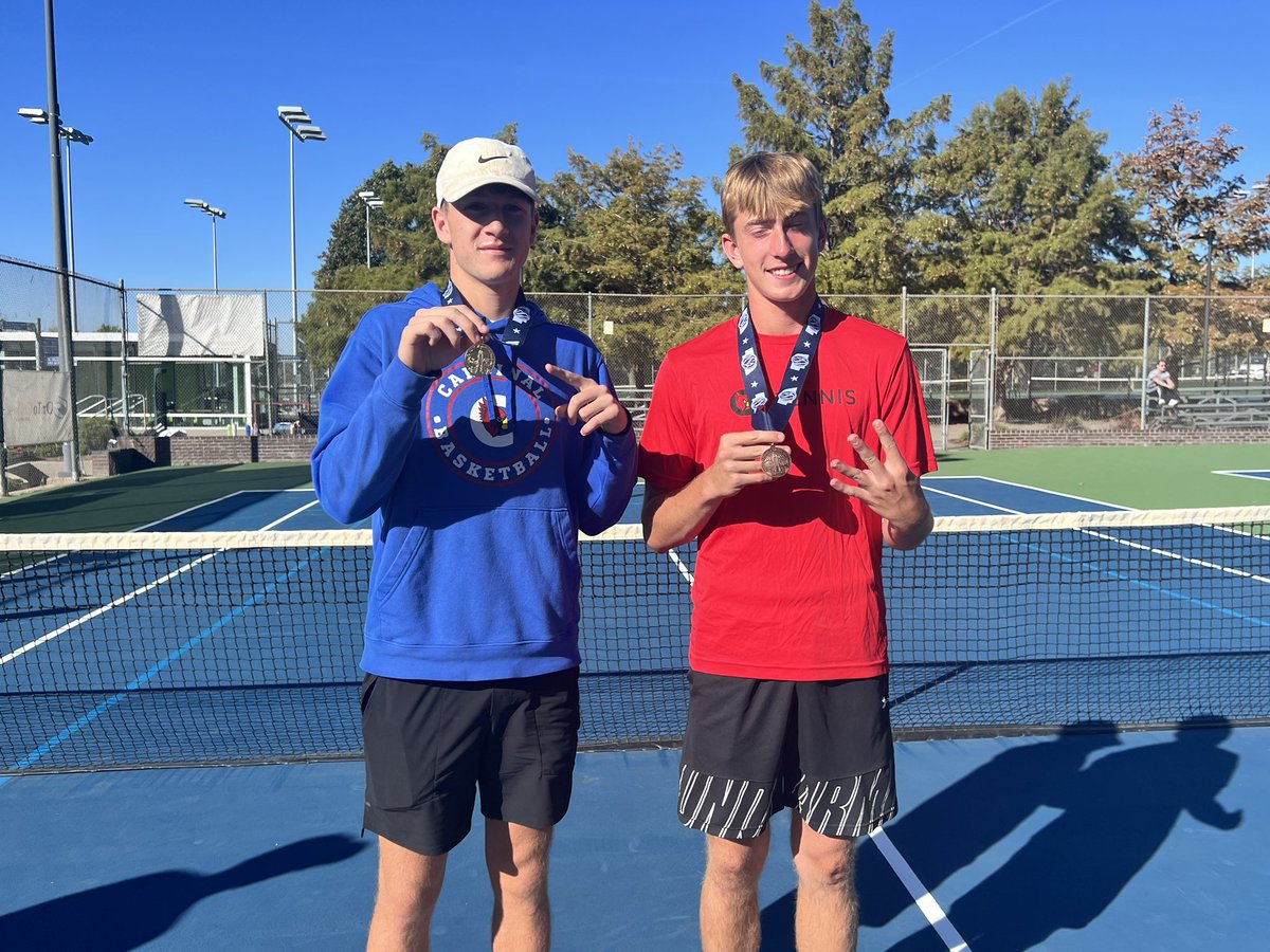 CardsBoysTennis's tweet image. And that’s a wrap on the 2023 season. Team finishes 5th, Trace Egge got 4th and finished w a record of 38-6 at 2 singles and Aidan McDowell repeats at 1 and a 40-2 final record!