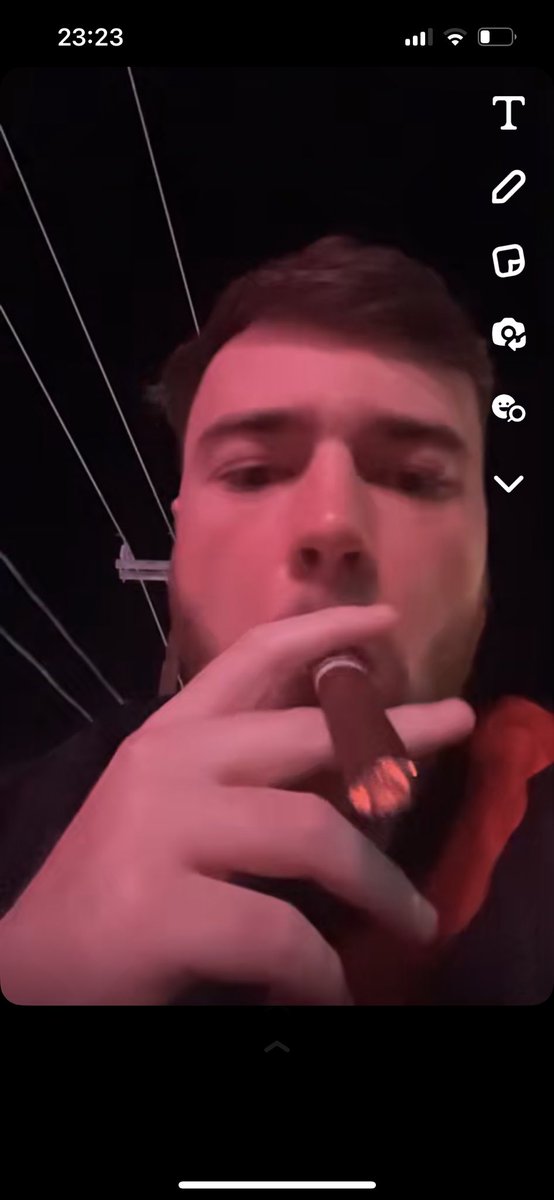 Reeceyboy5062's tweet photo. @Laytonhamilton3 Smokin on that Layton pack https://t.co/iHA99GiZ2R