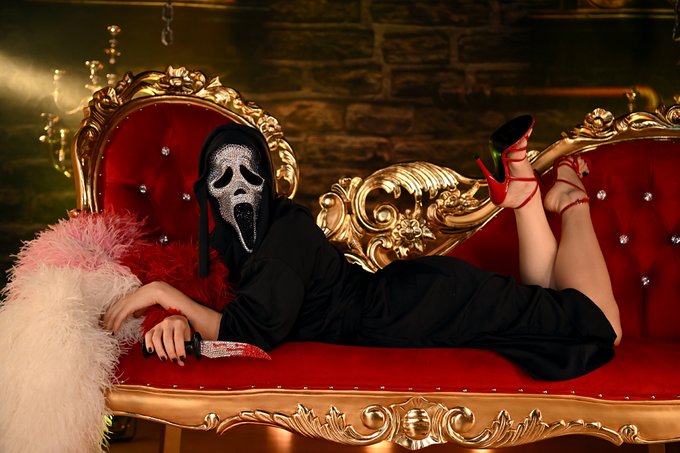 From my Ticket Show on @Chaturbate  Ways to make Burlesque a little more kinky yet....  #ChaturbateHalloween<a class="tags" href="/tag/chaturbate">@chaturbate</a><a href="/tag/chaturbatehalloween"class="tags"><span>#chaturbatehalloween</span></a>