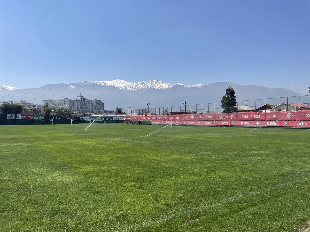 ForwardAmericas's tweet photo. Mediante la modernización de la infraestructura deportiva a disposición de sus selecciones nacionales y clubes, la @ANFPChile  con el apoyo del Programa Forward de la FIFA continua mejorando las condiciones para la práctica del fútbol. https://t.co/9VDjTOFmws