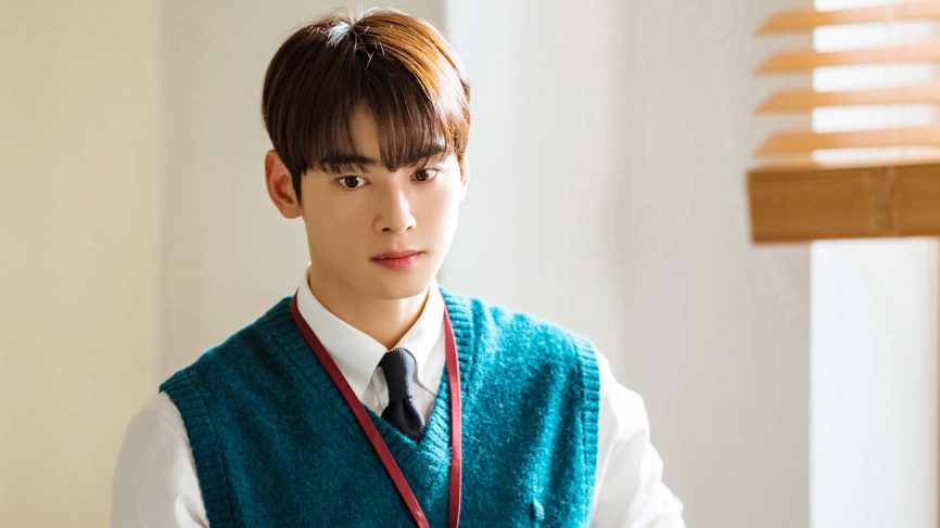 Cha Eun-woo is a handsome maths teacher dealing with trauma in