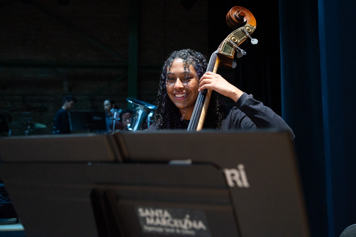 gurism's tweet photo. A cobertura completa da data está no nosso Facebook(https://t.co/I0puxLQlAC)!

#orquestrasinfonica #musica #souguri https://t.co/wB1o2qK8xZ