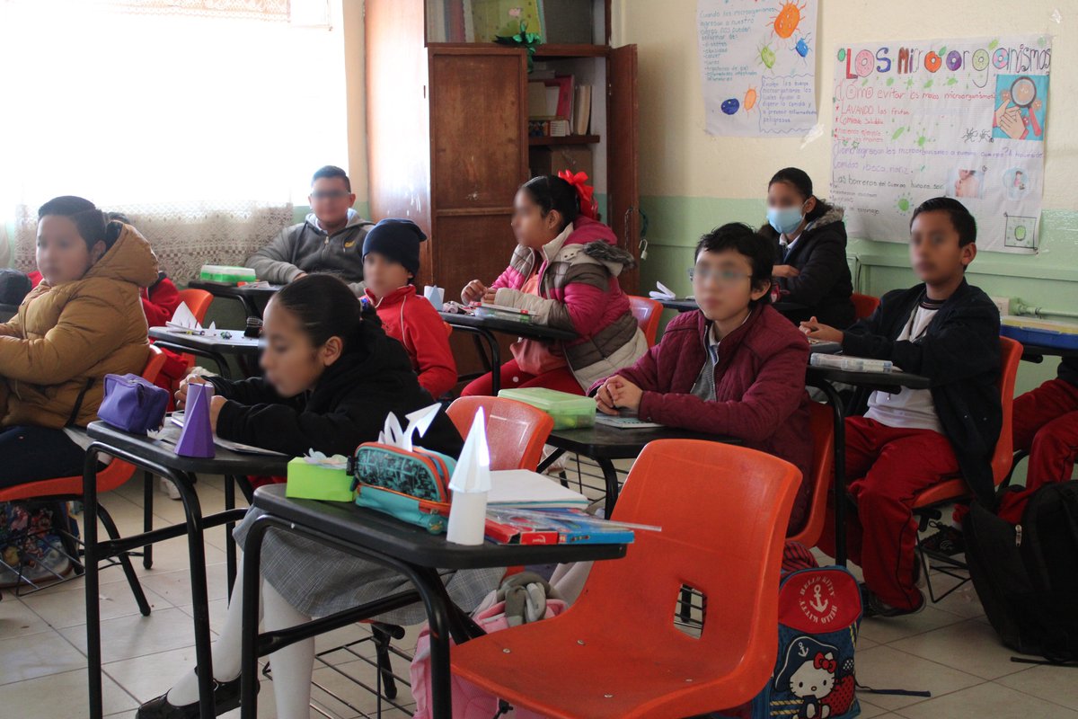IMPA_Pachuca's tweet photo. Con el programa IMPActando Pachuca impartimos nuestra plática, "Tecnología mi adicción" en la "Primaria Profesor Rafael N. Santacruz" con la finalidad de concientizar a las niñas y los niños acerca de la prevención de adicciones. 🧒🏼👧🏽
@sergiobanosr @MeloMichlle  @RubenEscalanteM https://t.co/GPwCFKTJVE