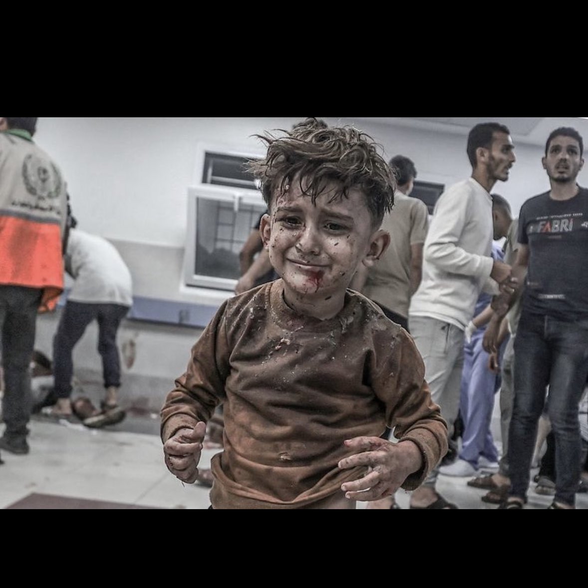 Noufij's tweet photo. فإذا جاء وعد أولاهما بعثنا عليكم عبادا لنا أولي بأس شديد فجاسوا خلال الديار وكان وعدا مفعولا

اللهم إن نشهدك بأن الصهاينة عاثوا في الأرض فساداً يذبحون أبنائنا و نسائنا وشبابنا و شيوخنا

اللهم كما سلطت عليهم سالفاً سلط عليهم تالياً، إنهم لا يعجزونك

#مجزرة_المعمداني 
#غزة_تنزف https://t.co/QhZJbM89mp