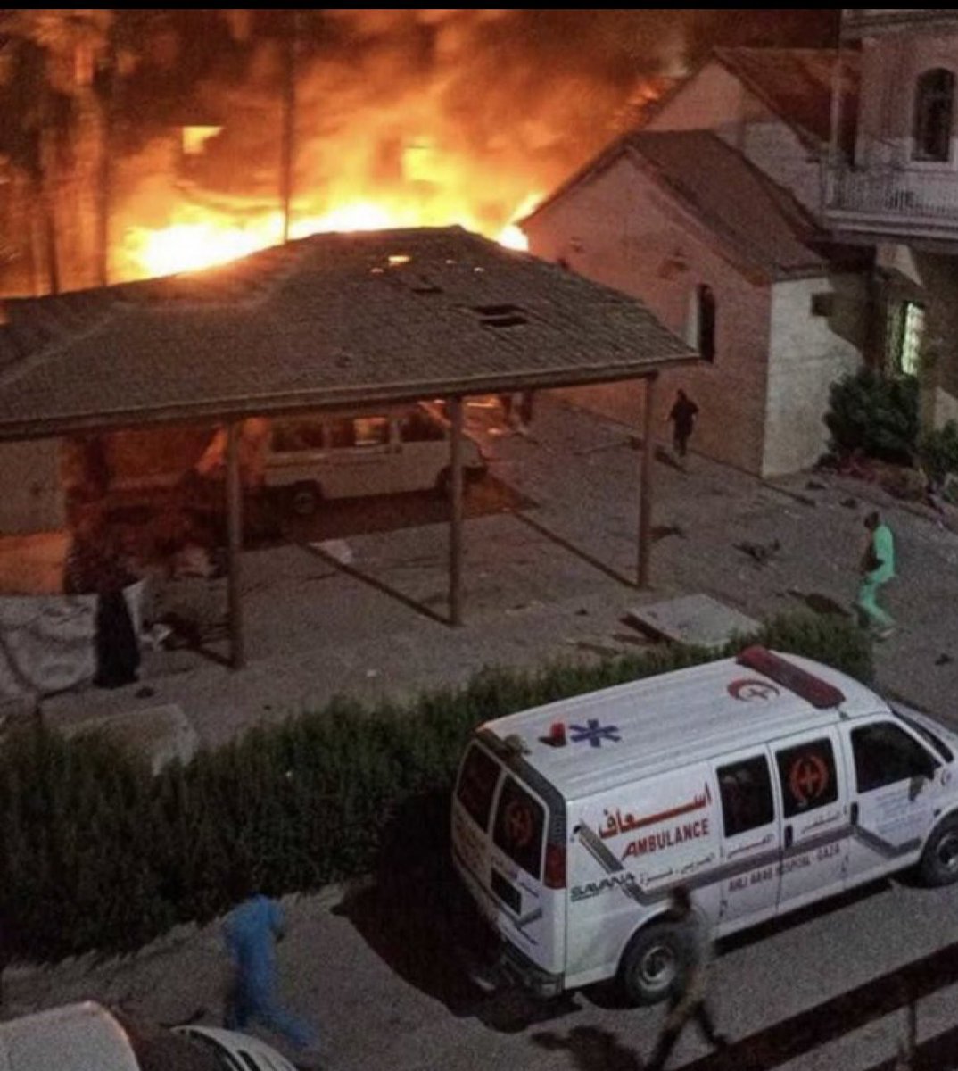 cemaldener's tweet photo. Hastane bombalamak nedir!!!Allah, düşmanın bile şereflisini versin,israil kanınızda boğulun. https://t.co/xhSa65vjWe