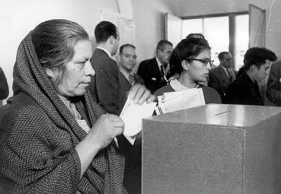 SNietoCastillo's tweet photo. Hoy conmemoramos #70 años del reconocimiento del derecho al voto de las mujeres en México. Fecha en que fue posible por primera vez que pudieran votar a nivel federal, así como participar para ser electas como candidatas a un cargo de elección popular. https://t.co/3nIS7ST8S2