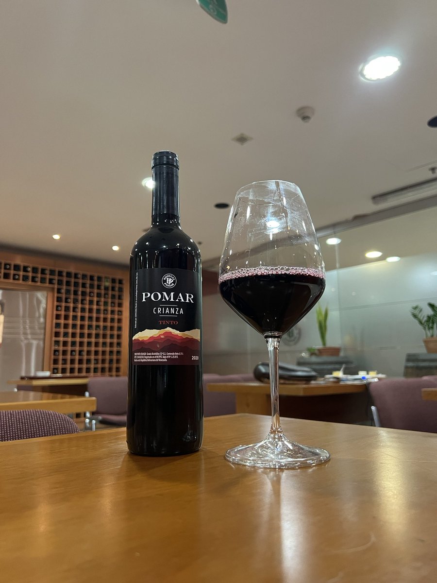 Hoy celebramos con VinoTinto 🍷 Orgullosamente venezolano