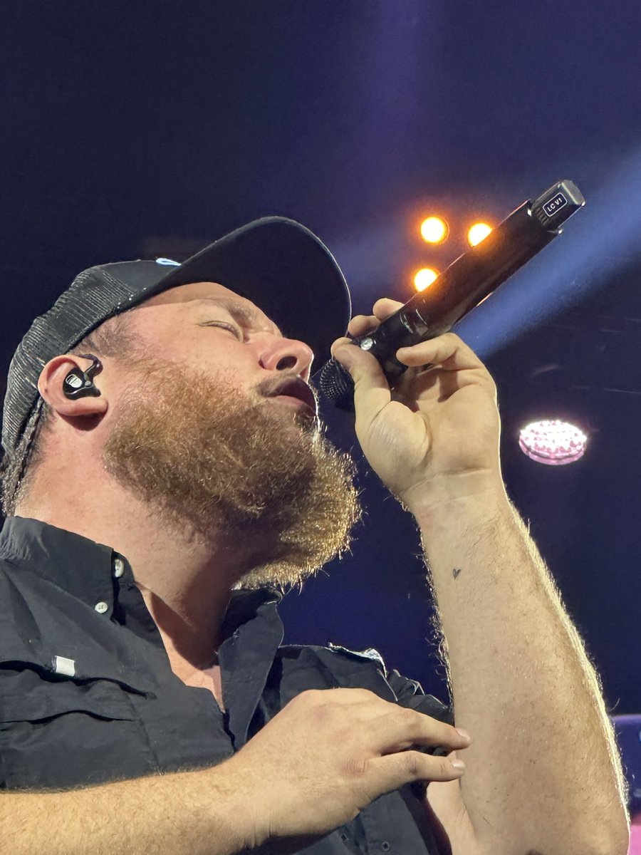 Fantastic concert <a href="/lukecombs/">Luke Combs 🎤</a> - please come back soon