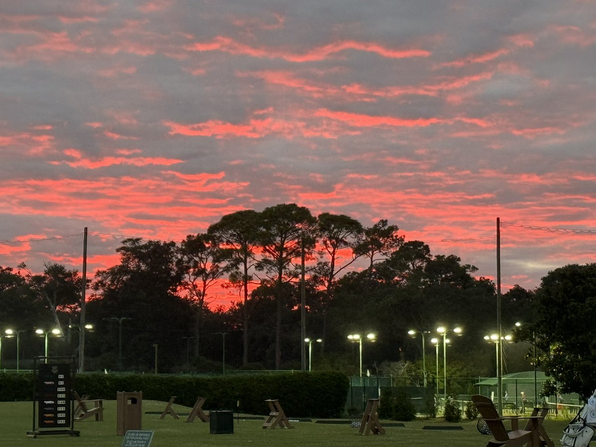 A perfect Fall Sunset over the tennis courts! 📸: Ron Hyman, Dunes Club Member #dunesgolfandbeachclub