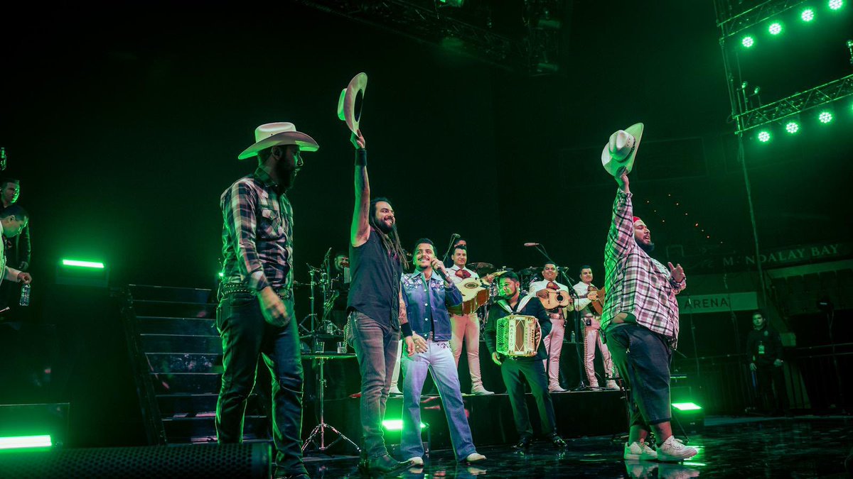 NuncaJamasBand's tweet photo. Así nos despedimos del #Foraji2Tour 
No tenemos palabras para describir la calidez con la que nos recibió el público de Nodal el domingo en @thekiaforum en LA. Gracias Christian, equipo de producción y a @jgmusicoficial

Los vamos a extrañar 🙏 

📷 @ramferlopez https://t.co/Ty2qQmksPz