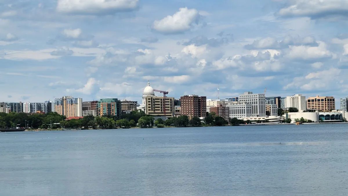 Wisconsin Bike Trails to Explore Near Madison - urban, rural, beginner, multi-day, and more! bit.ly/3VFqkkF @TravelWisconsin @TrekTravel #biketravel #womenwhobike #Wisconsin #cyclinglife