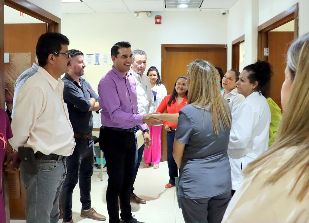 FroylanGamezG's tweet photo. Bajo el compromiso de nuestro gobernador @AlfonsoDurazo, visitamos los centros médicos en el sur del estado, asegurando la calidad de los servicios a nuestros derechohabientes. 

Comprometidos con tu salud y bienestar, @ISSSTESONGob avanza https://t.co/LRfGRtKJSU