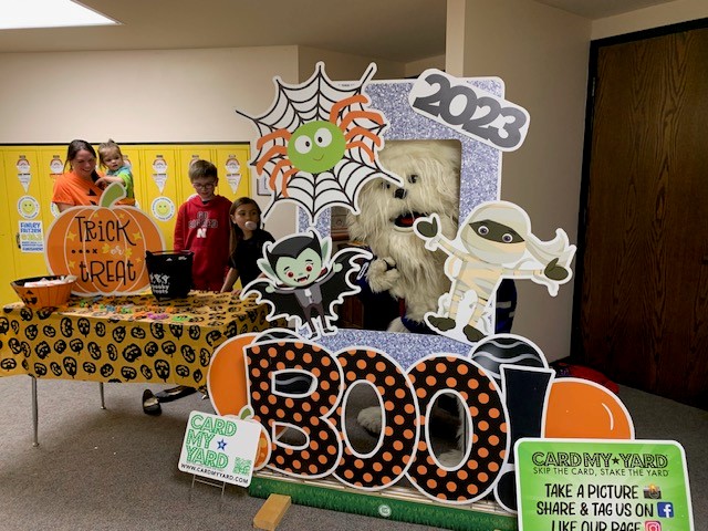 TriCityStorm's tweet photo. Stormy was invited to Windy Hills Elementary for last week's Boo Bash event! Thank you Windy Hills Elementary! 

If you would like Stormy or Storm Players to attend your event, contact 308-338-8144. https://t.co/6QQzMMbYIN