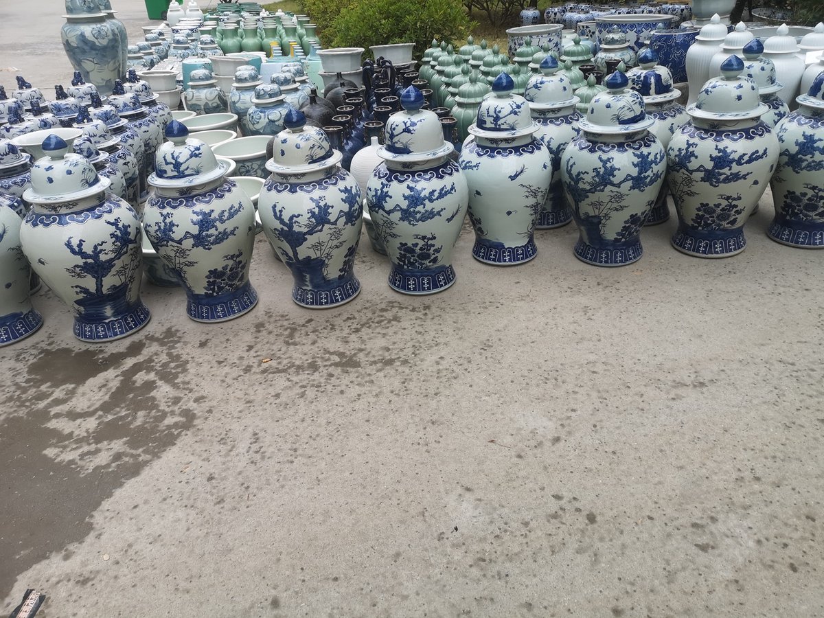 Porcelain blue and white ginger jars

#gingerjar #chinoiserie #blueandwhite #gingerjars #chineseantiques #porcelain #gingerjarus #blueandwhitedecor #antiqueporcelain #frenchantique#grandtourantiques