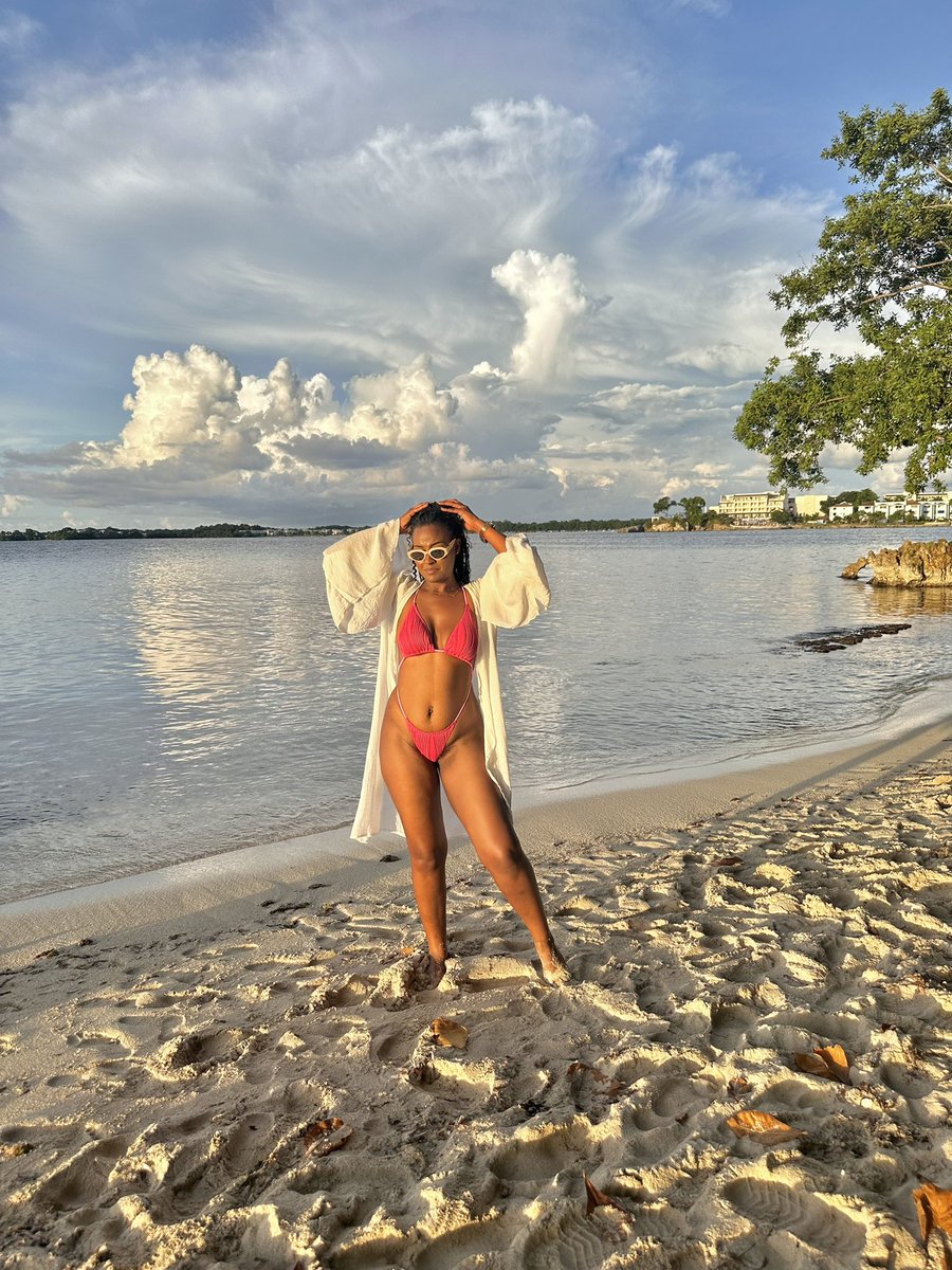 QueenJanae_Nae's tweet photo. Negril dump 1โฆโฆ.. #sunsetlover #sunsetwatching https://t.co/8SPabnuYKt