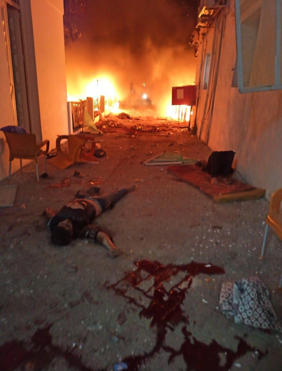 son_ssozz's tweet photo. .
.
Zalimsin, vahşisin, barbarsın, katilsin #İsrail . 

Kahrolasın #Israel

Allah belanı versin #katilisrail
.
#PalestineGenocide #FreePalestine #konsolosluk
#GazaAttack #TerroristIsrael
#hospital #Israel #Gaza #israilBirTeroerDevletidir  #GazaAttackIsraelGazaWar #ziyonistterror https://t.co/s7bIpCLIZA