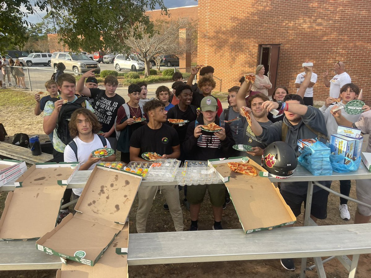 It’s report card day! We celebrated with Ice cream sandwiches becuase we had 47 players that earned all A’s and B’s on their report cards! That was 57% of the team! We are so proud! 

We also celebrated Parker’s Birthday with Pizza and cupcakes thanks to Mrs. Woolley!