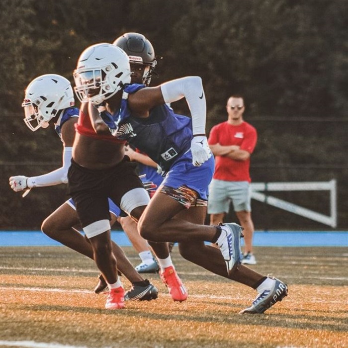 PRZVicCastillo's tweet photo. Recruiting Montgomery County, PA, 2024s Worthy of A Last Look 

College coaches recruiting MONTGOMERY COUNTY. Must read. 

READ 📒 https://t.co/m7NhwvZiTX

@bobbylombardo20 @mikemoynihan_13 @mrmansboy @cook99_a @lilwesdos @RashonGiddens33 @Connor_Adams13 @LWinterbottom8 https://t.co/UQTJUZb6Nb