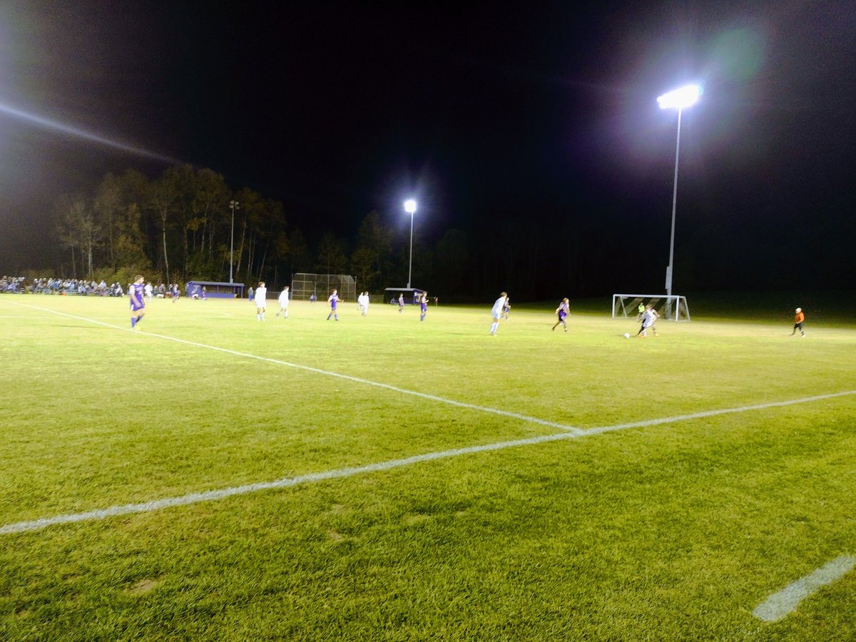 kasportsnews's tweet photo. ⚽After 25 minutes:

Johnstown 1
Duanesburg/BKW 0

Elijah Wager scores on a 1v1 with the goalie to give @JohnstownAthle1 the lead.

One ref called it a goal. The other called it offsides. They counted it.

#518Soccer https://t.co/Lj1a9oYIKo