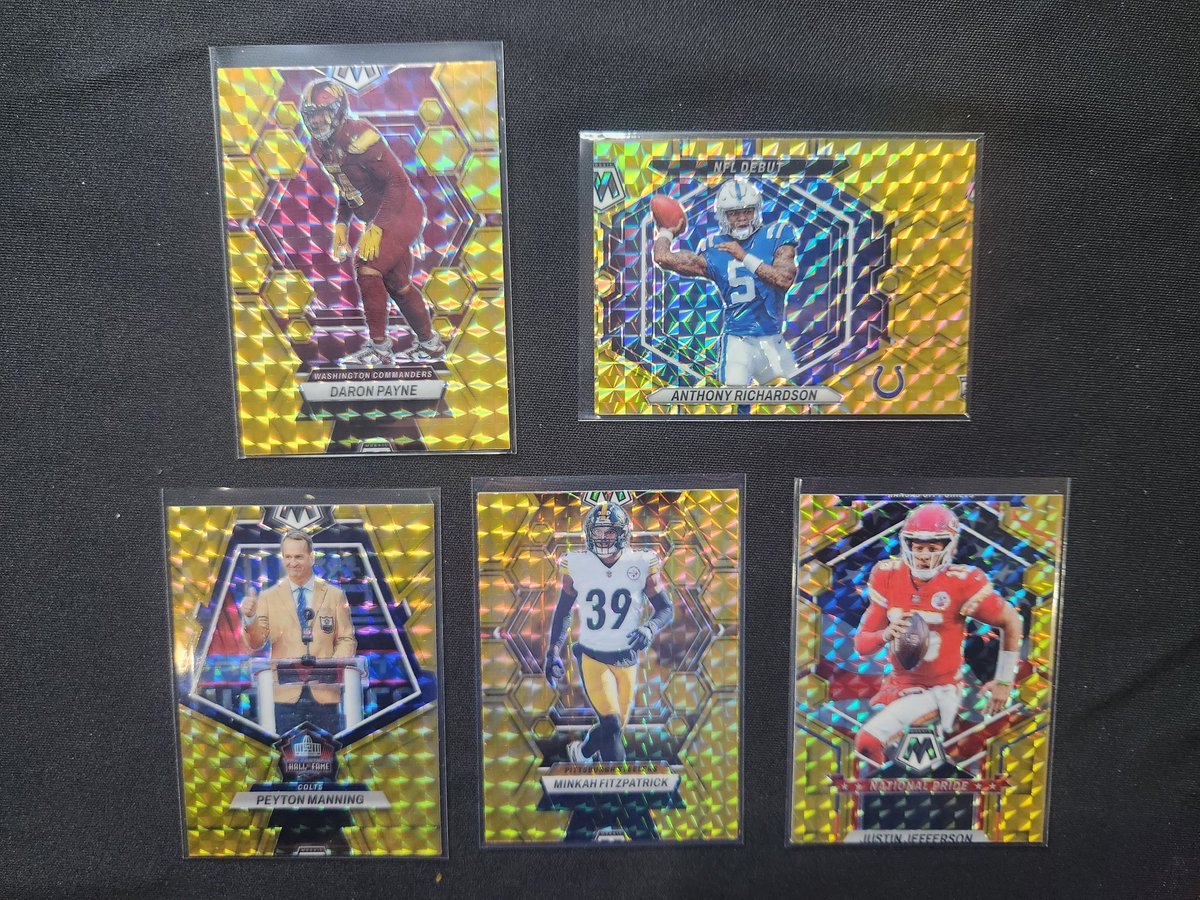 321Collects's tweet photo. Hey @PaniniAmerica . Pay $60 + tax and this is the product I get? Anyway to get a refund? https://t.co/9GqySG6vM2